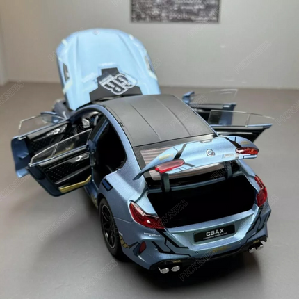 BMW M8 - 1:24 Scale Model