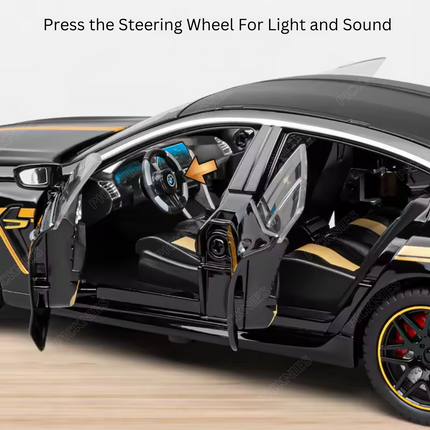 BMW M8 - 1:24 Scale Model