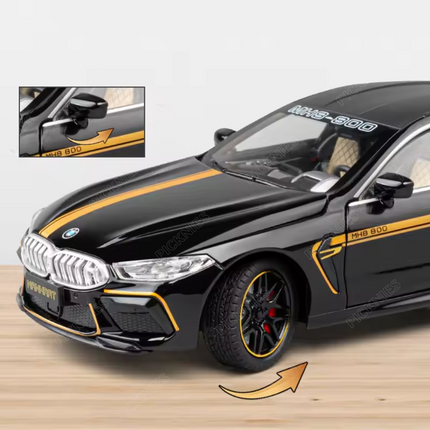 BMW M8 - 1:24 Scale Model