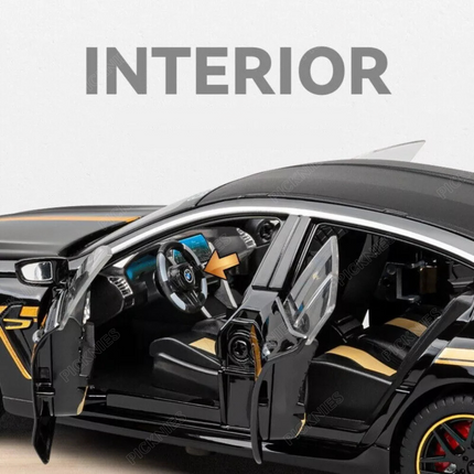 BMW M8 - 1:24 Scale Model