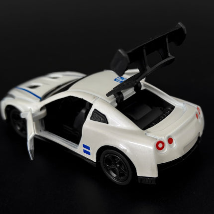 Nissan GTR - 1:64 Scale Model