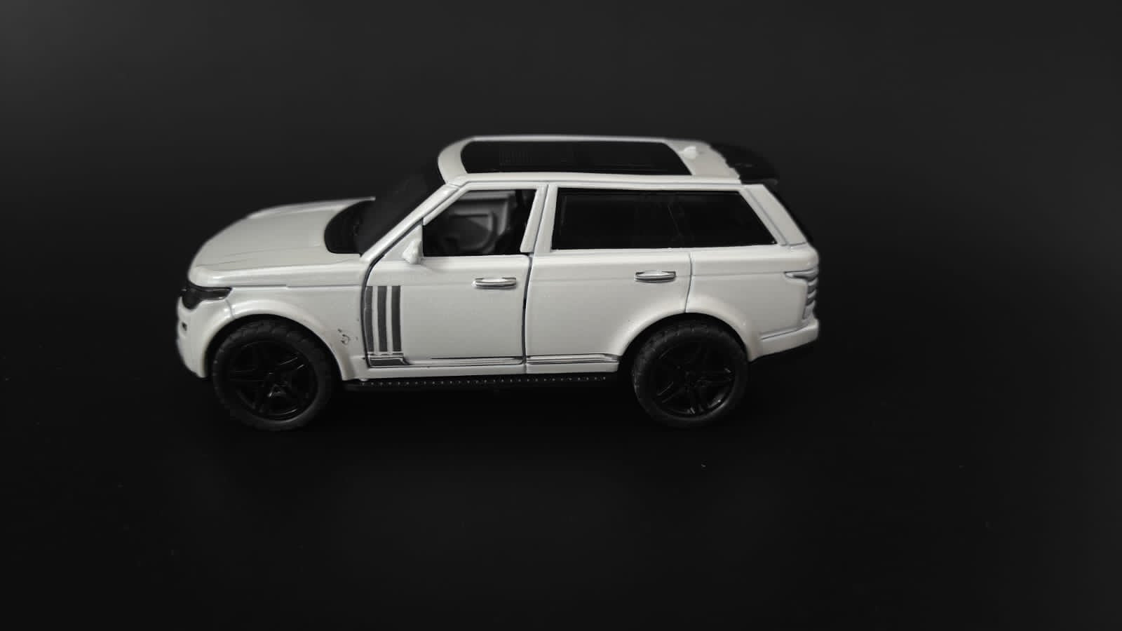 Tayumo Range Rover Sport Modellkocsi - 1:36 - Kék Tayumo Range Rover Sport Modellkocsi - 1:36 - Kék